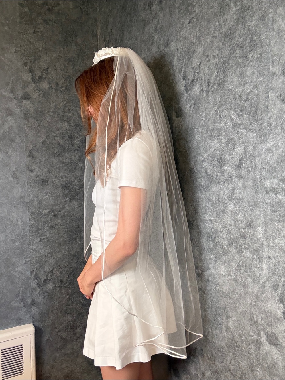 Vintage 1960s Floral Lace Juliet Cap Veil — Fingertip Length